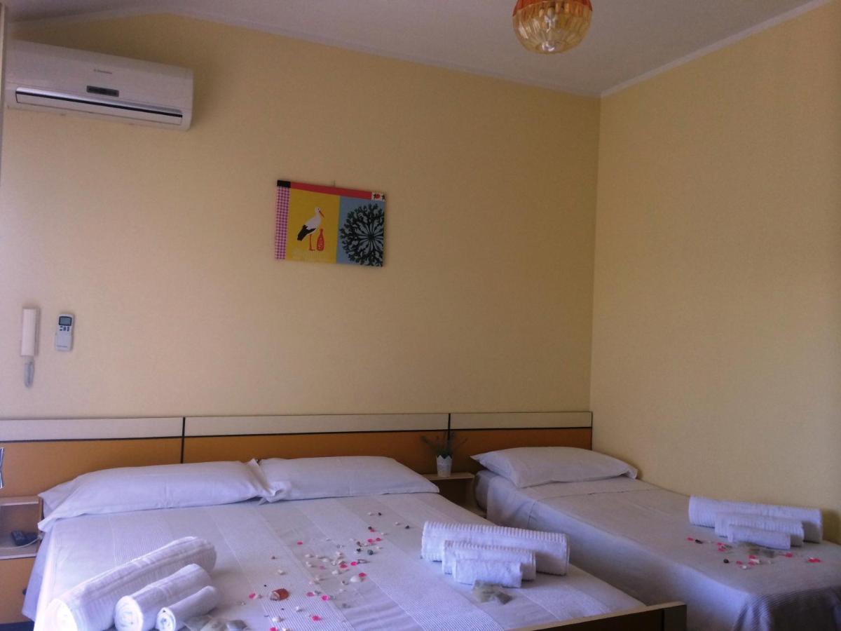 קרביה Alice Hotel חדר תמונה